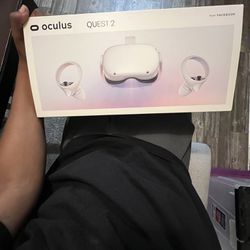 oculus quests / virtual reality headset 