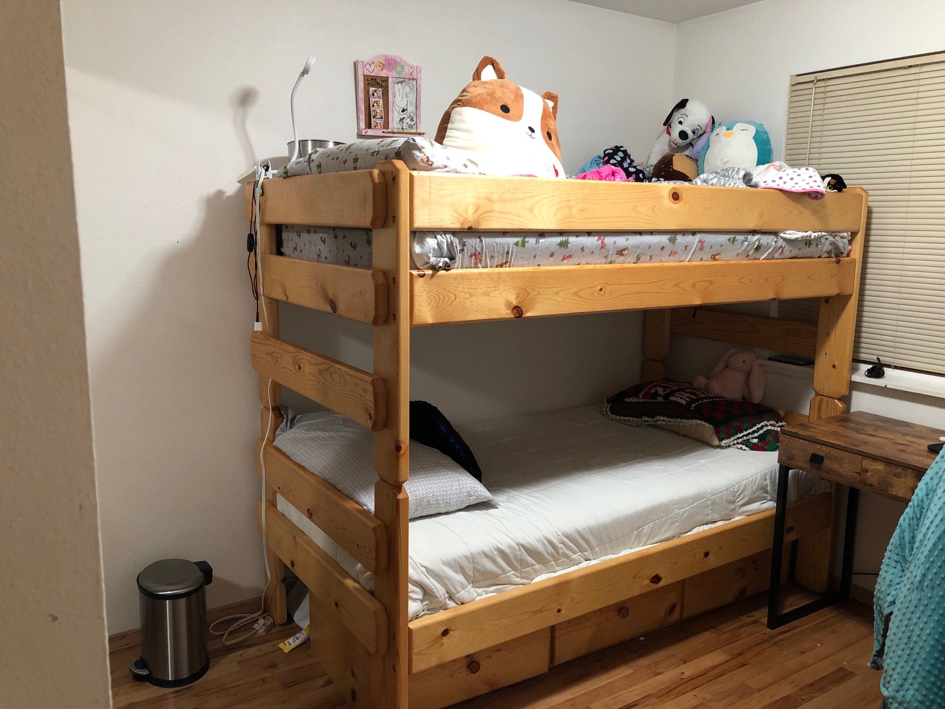 Solid wood Twin Bunk Bed or single beds