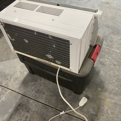 Window Air Conditioner.  Hurry Before Summer Starts!