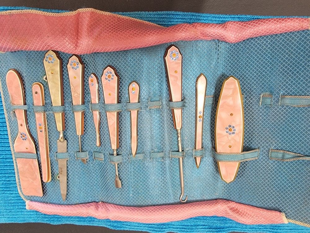 Manicure Set From 1920