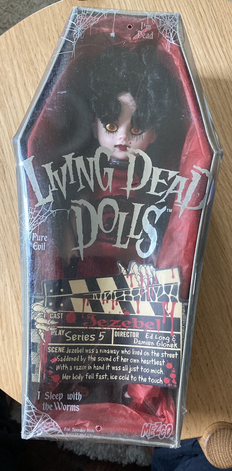 Living dead dolls 5 Variant Jezebel