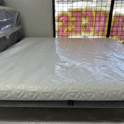 KING SIZE TEMPURPEDIC CLOUD SUPREME MATTRESS & BOX SPRINGS BED SET