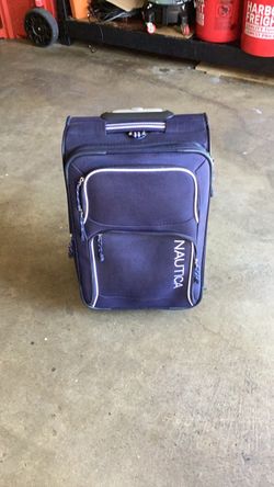 Nautica travel size luggage excellent condition