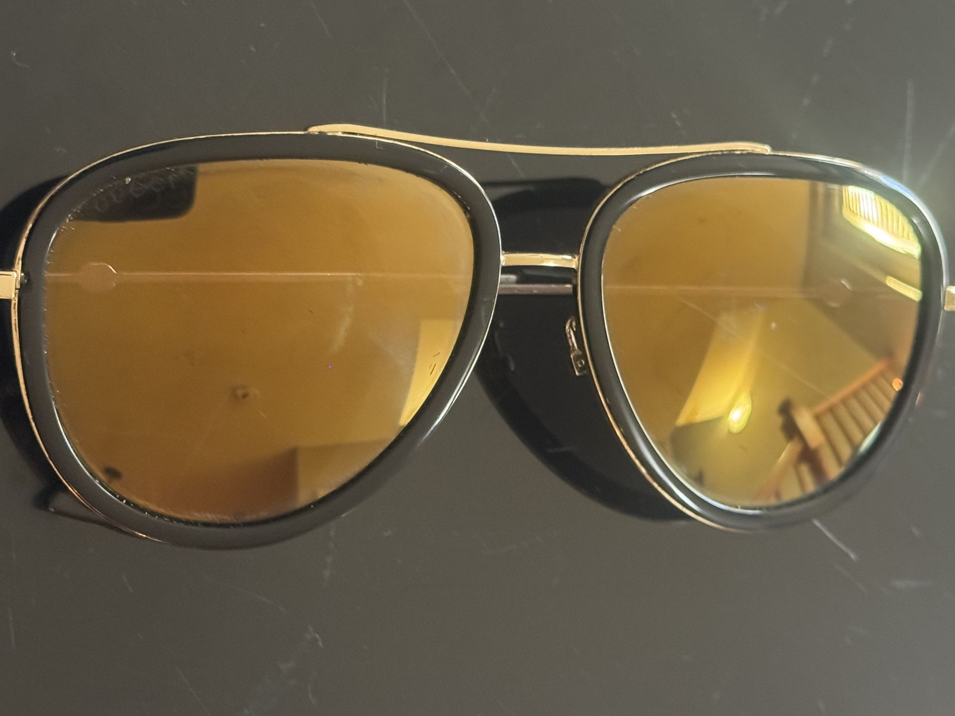 Gucci Aviator sunglasses Gold And Black 