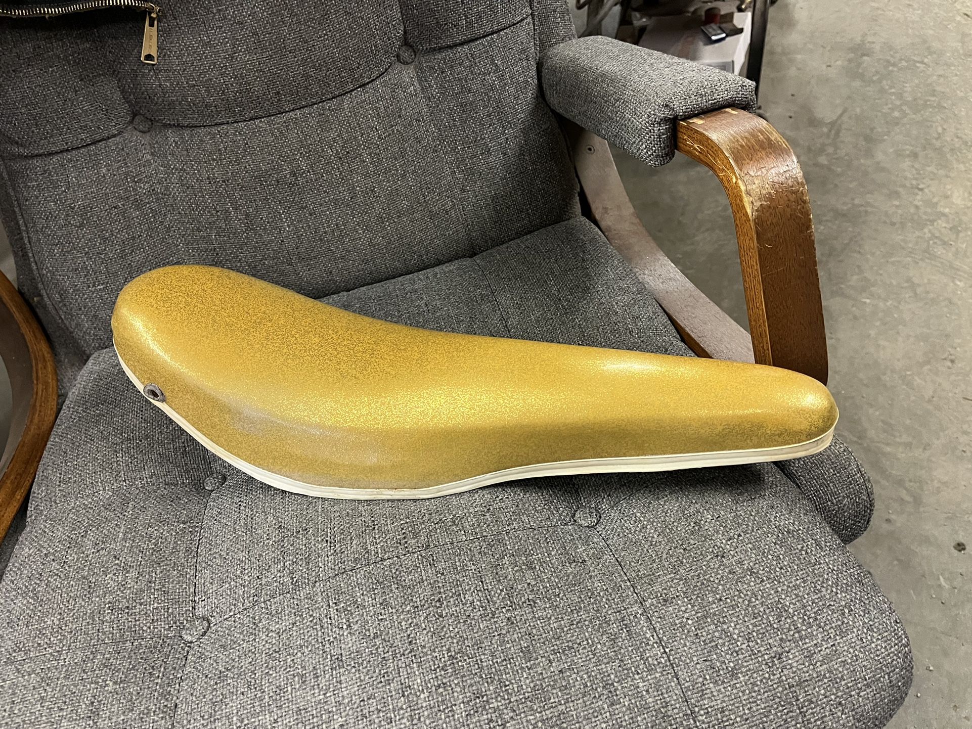 banana seat with sissy bar