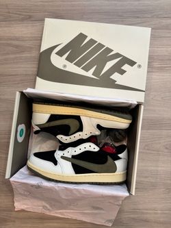 Size 8 men jordan 1 low