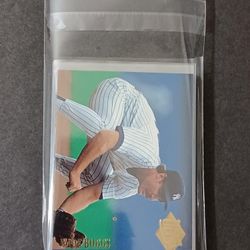 NEW YORK YANKEES FLEER BASEBALL 22 CARD LOT