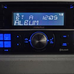 Alpine CDE-W235bt Touchscreen Double Din Car Stereo