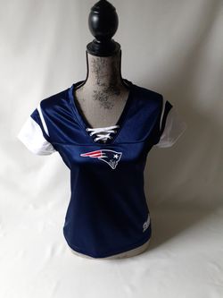 New England Patriots women's short sleeve v-neck laced top size M