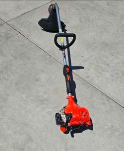 Echo 21.2 cc gas 2-stroke Curved shaft string trimmer