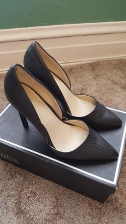 Womens black high heels size 7.5 in box