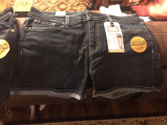 New Levi’s shorts women