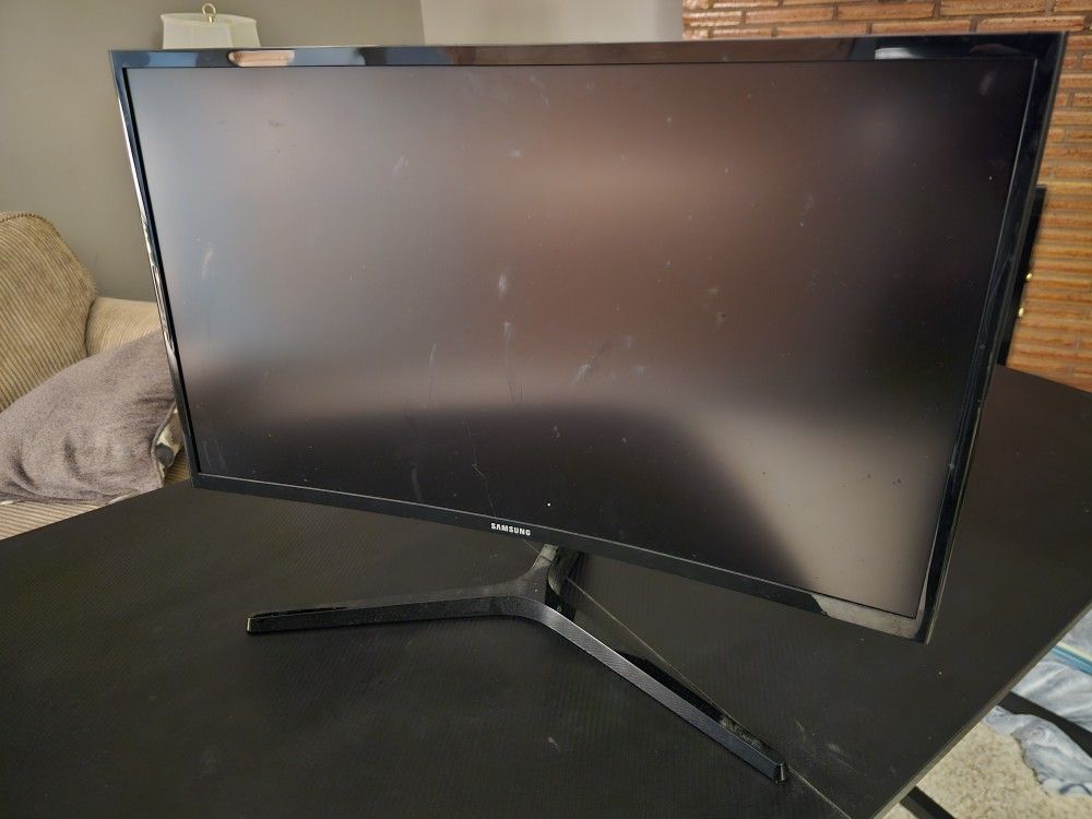SAMSUNG 27 Inch Curved Monitor 