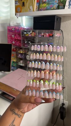 Press on nails