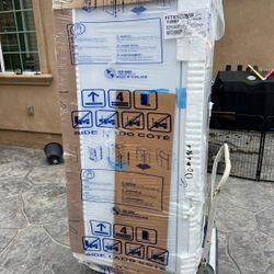 New Frigidaire Top Freezer Refrigerator 