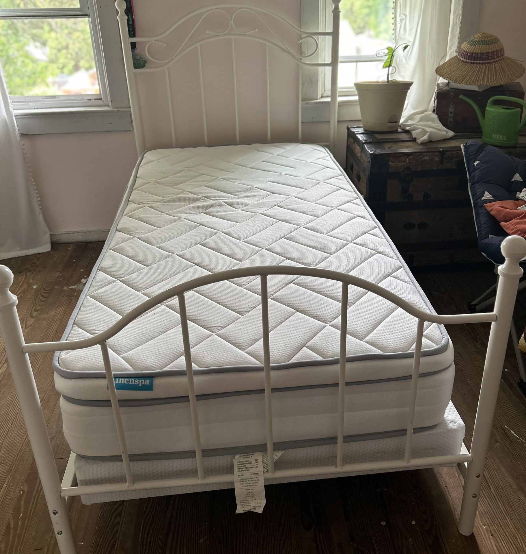 Bed Frame And Mattresses 