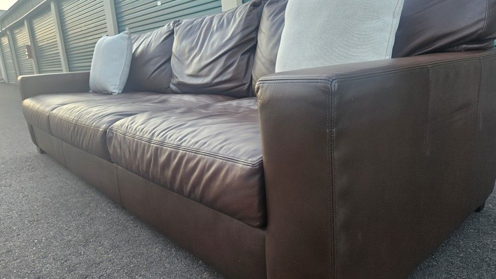 FREE DELIVERY!!! Pottery Barn "Turner" Genuine Leather Sofa 104" ($4K Retail...70% OFF!!!)