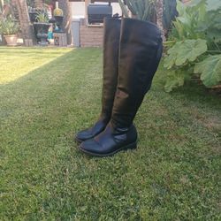 "TORRID "  WOMEN'S  KNEE HIGH FASHION RIDING BOOTS 7.5 WIDE