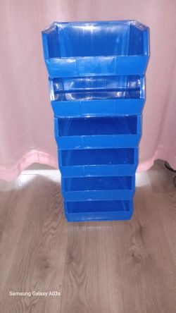 6  stackable containers