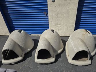 Igloo Dog House