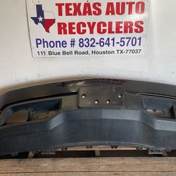 Front bumper 19-22 Chevrolet Silverado 1500 (without bracket) $749  se habla español. 