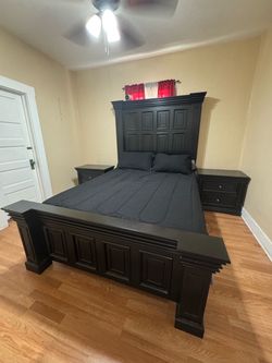 Queen Bedroom Set – Solid Wood