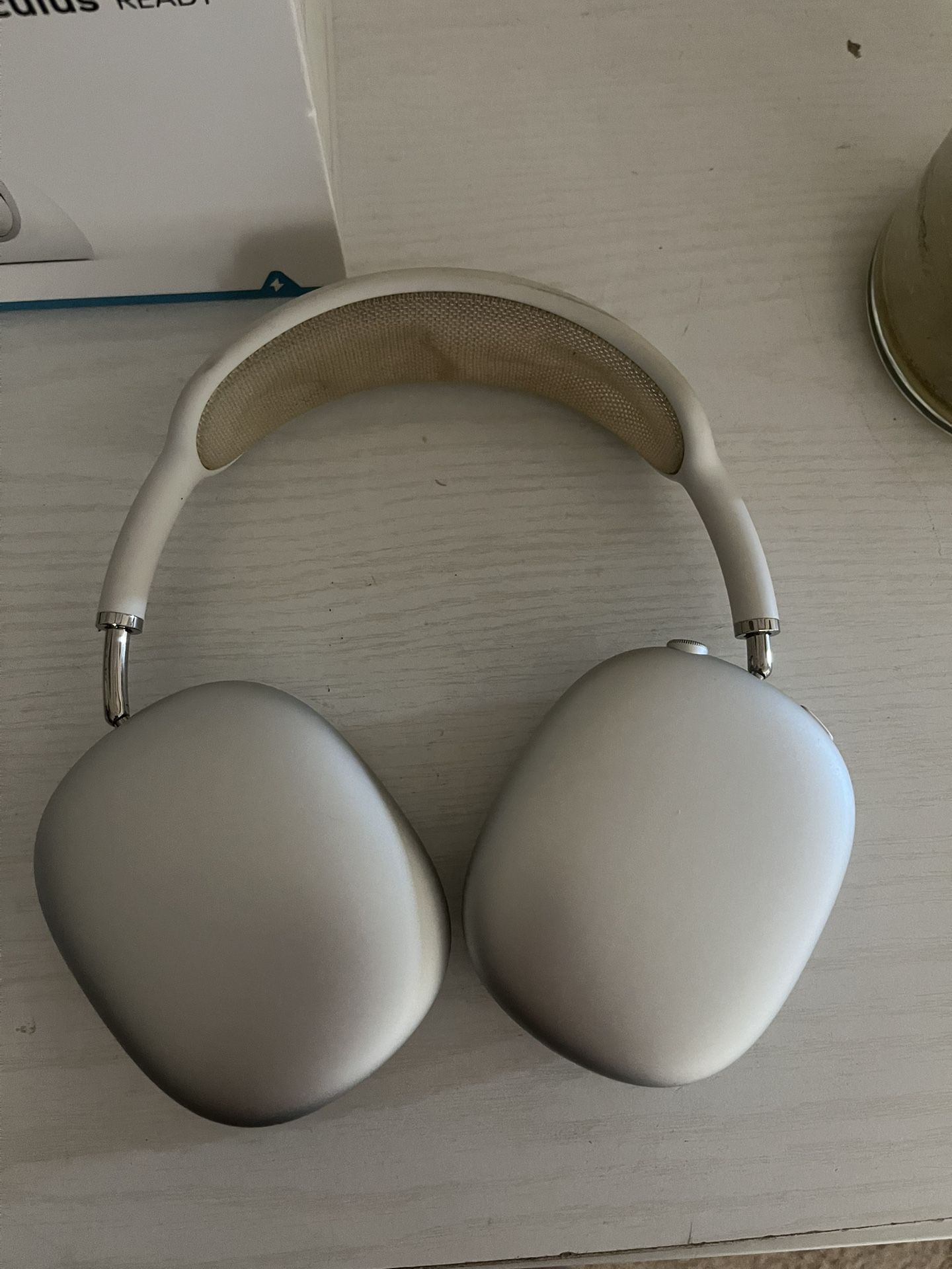 Air Pod Pro Maxes Silver