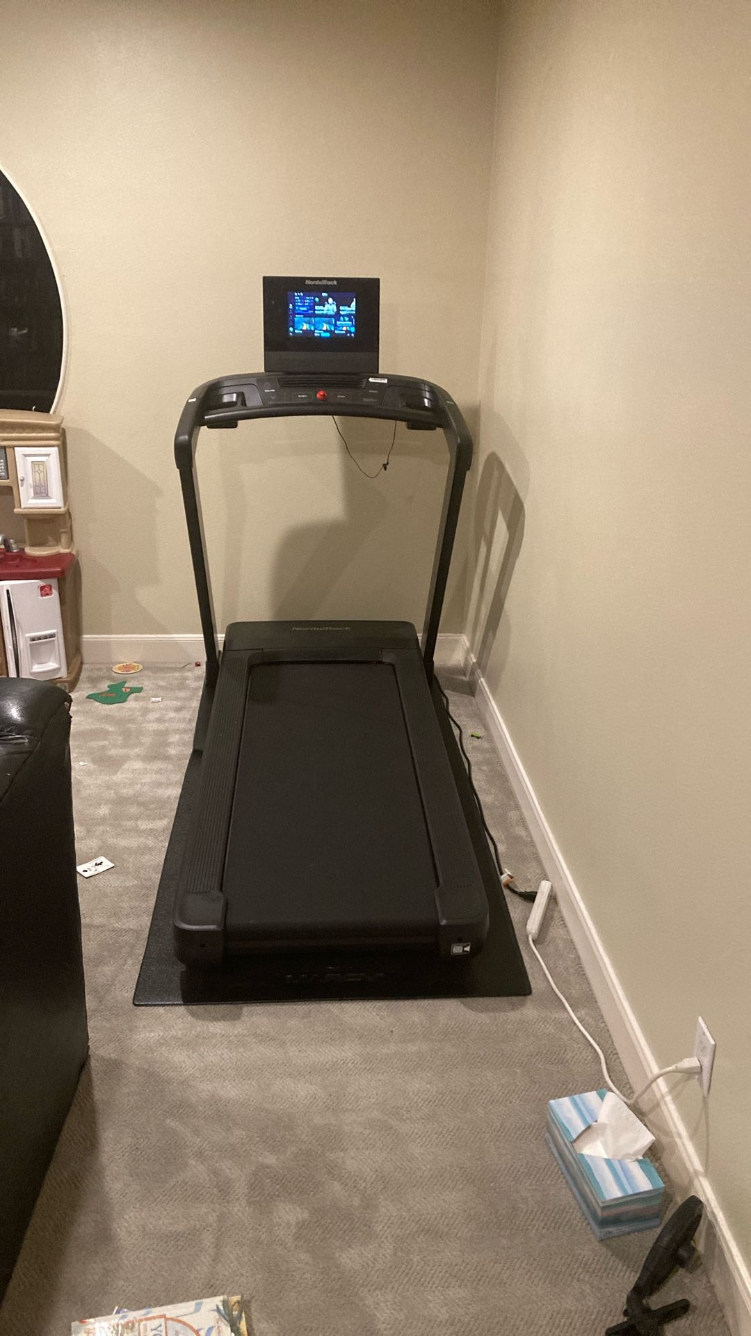 Nordictrack T10 Treadmill (barely Used) With Matt