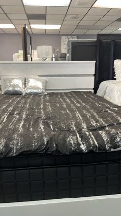 Bedroom set queen 4 Pc Special Price 💖