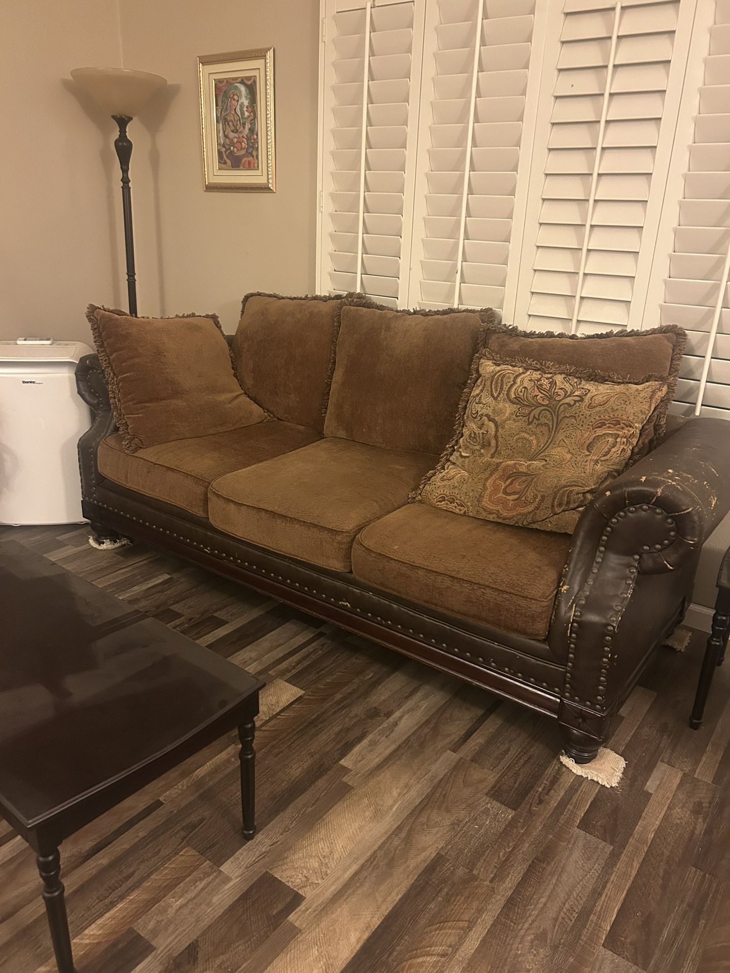 Sofa/loveseat