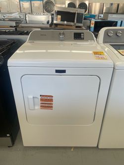 New Maytag Electric 220 Dryer / 1 Year Warranty