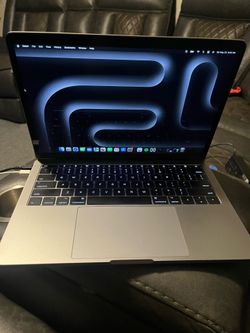 MacBook Pro 2017 13” • 128GB SSD • 8GB RAM • Excellent Condition