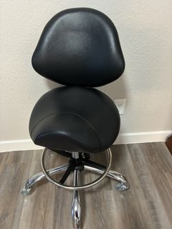 Rolling chair