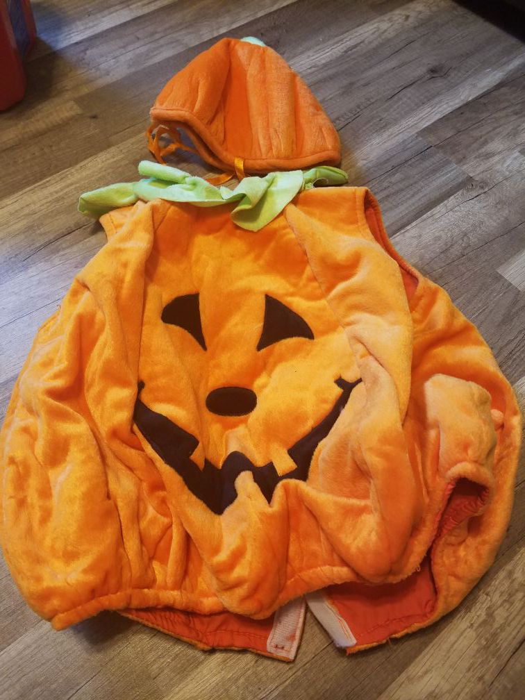 Pumpkin costume size 12-18 months