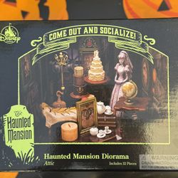 Disney The Haunted Mansion Attic Exclusive Diorama Kit
