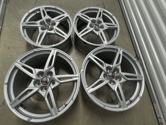 Corvette Staggered wheels