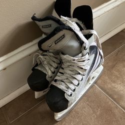 Bauer Kids Skates Size 2