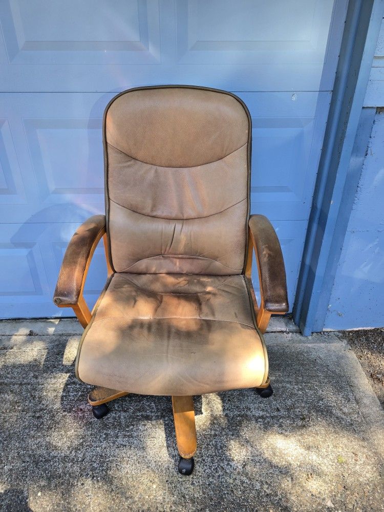 Rolling Office Chair -FREE!!!