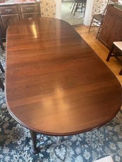 Ethan Allen Dinning Room Table and Chairs **Moving Sale**