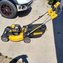 DEWALT 21.5 in. 20-Volt MAX Lithium-Ion Cordless Battery Walk Behind Self Propelled Mower