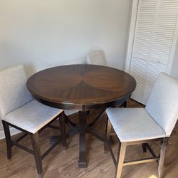 “Modern Round Dining Table Set (3 Chairs) – Excellent Condition – Dark Wood”