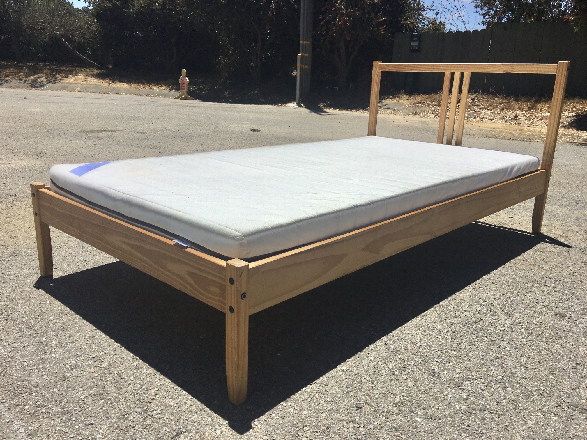 ***Twin Bed With Mattress ***