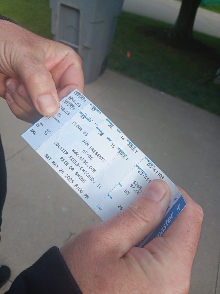 !!! ACDC FANTASTIC SEATS !!!