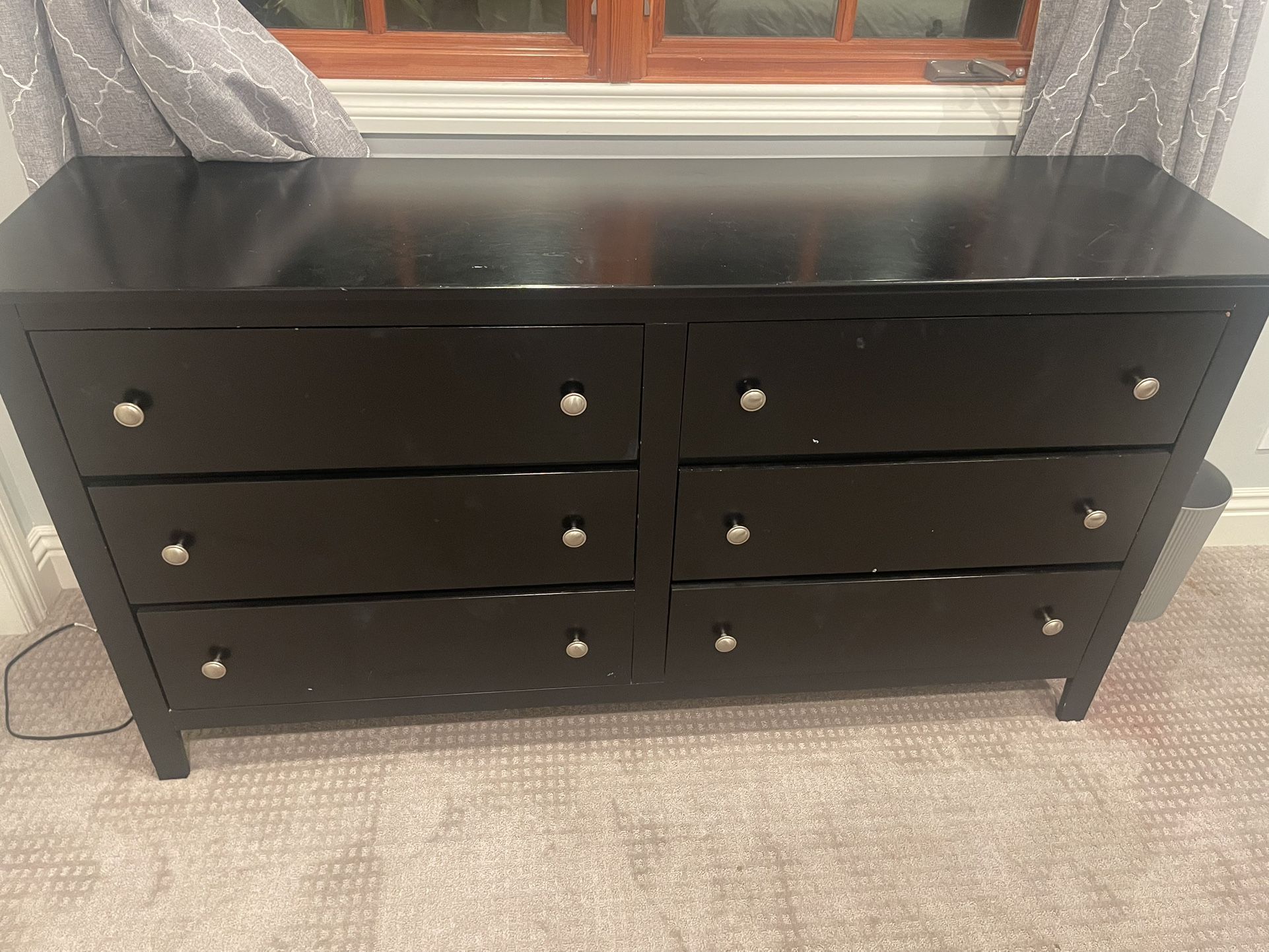 Dresser (6 Drawers)