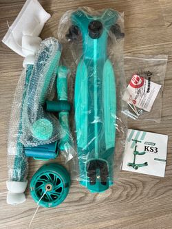 Brand new Scooter with seat, LED Light-Up Wheels