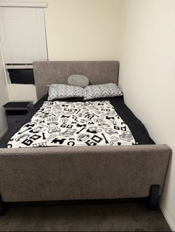 Bed frame & mattress