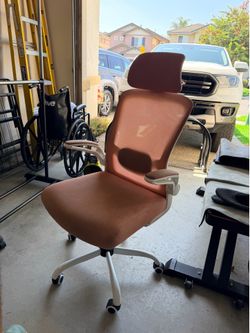 Computer / gaming chair