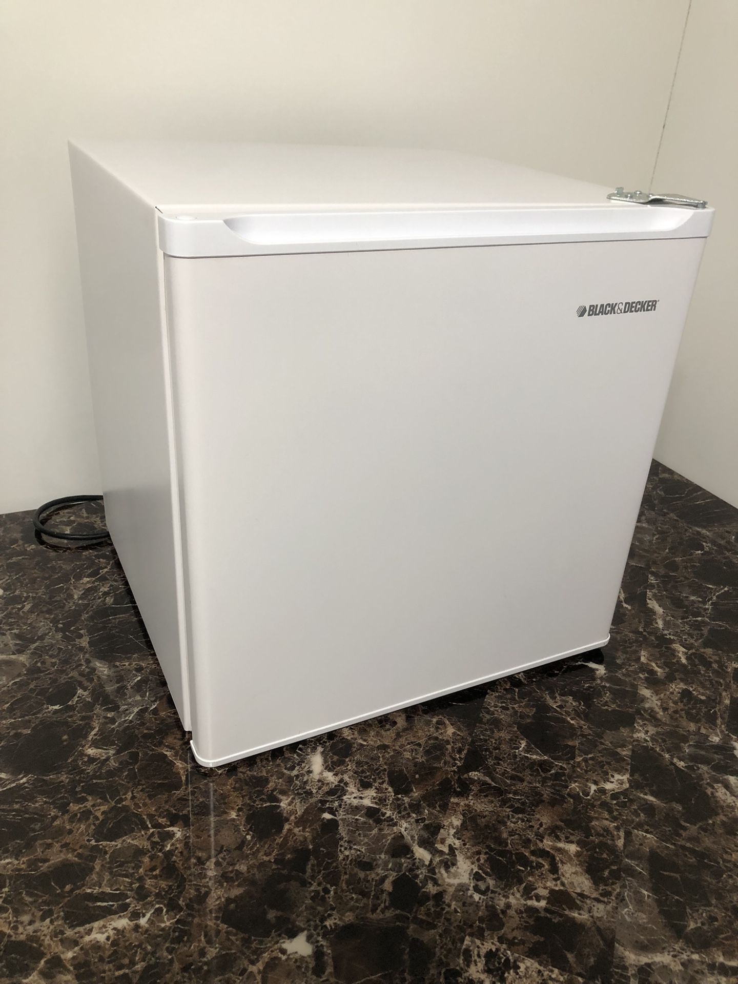 Mini Refrigerator with Freezer