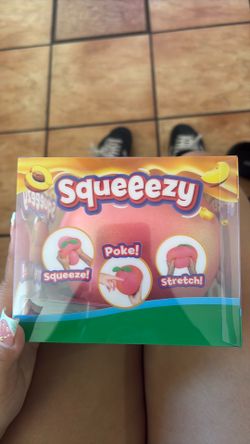 squeeezy peach squishy