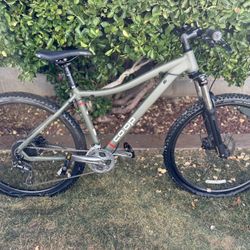 CO OP REI Mountain Bike